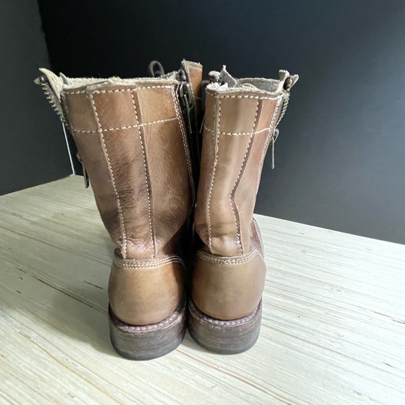 Bed Stu Cobbler Series combat style ankle boots, size 7. - Picture 3 of 8